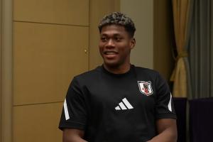 长得太像铃木彩艳：球迷总把我认成八村塁，但他比我高出10cm