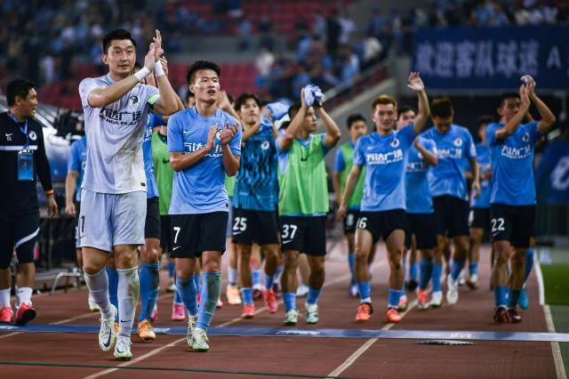 开云体育网址-半场重燃斗志不言弃 没有让15968名大连球迷失望