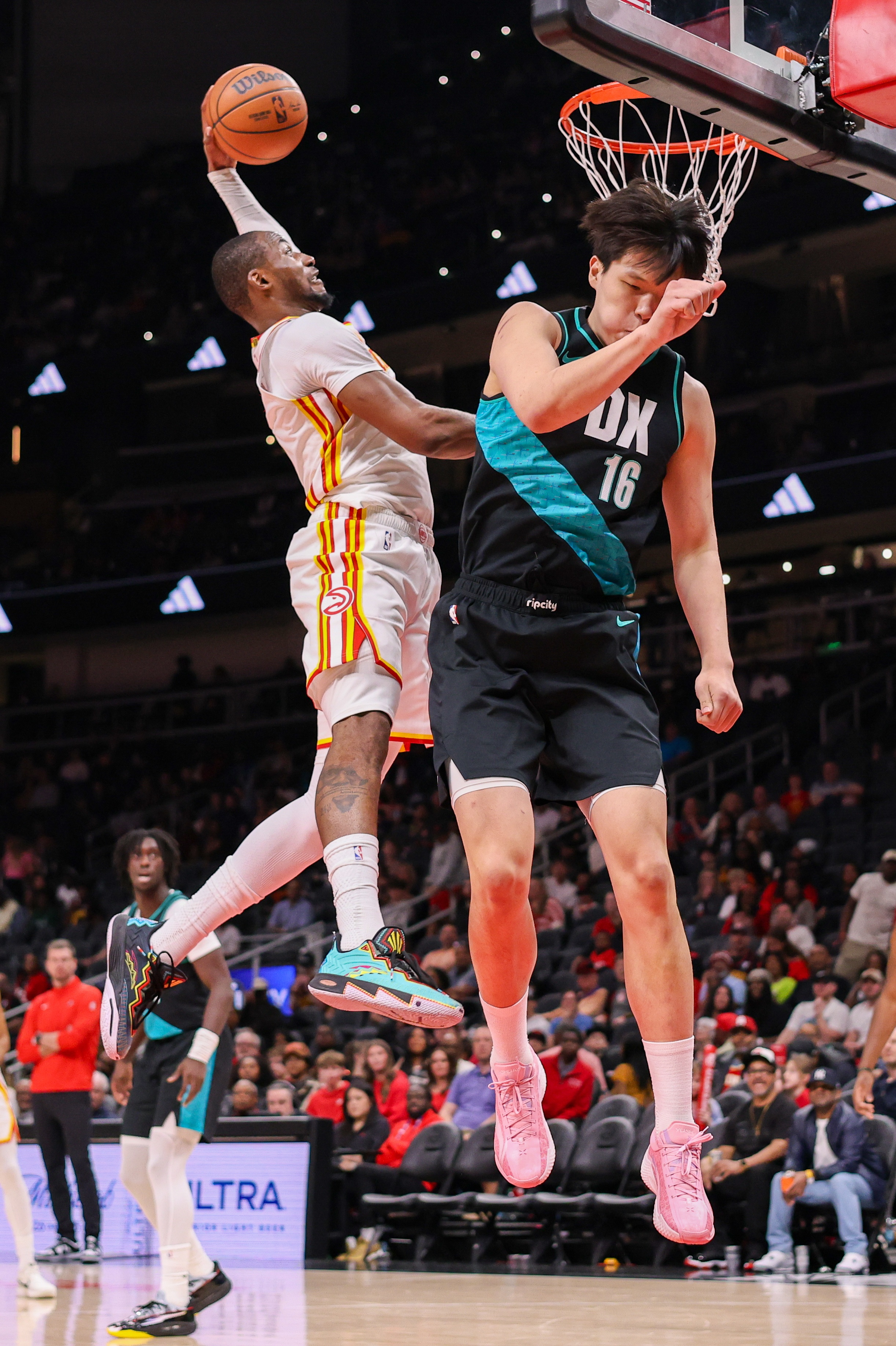 开云体育网址-单臂隔扣杨瀚森！威尔金斯：勇士为何放弃年轻且有天赋的库明加？