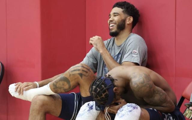 开云体育下载-亦兄亦友！比尔塔图姆合力出征 未来在波士顿相遇？